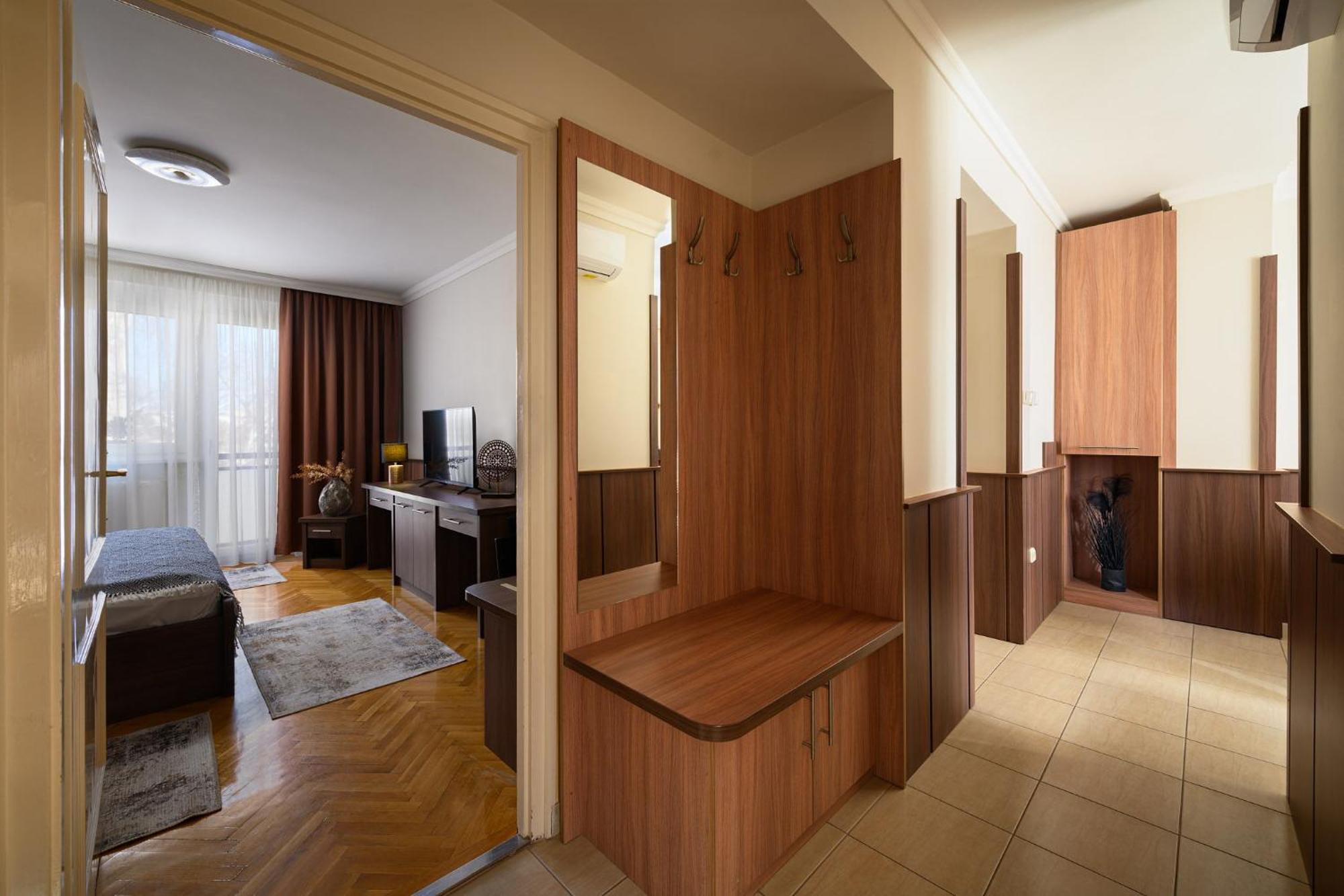 Szilfa Etterem Mariann Apartman Hajdúszoboszló Zewnętrze zdjęcie